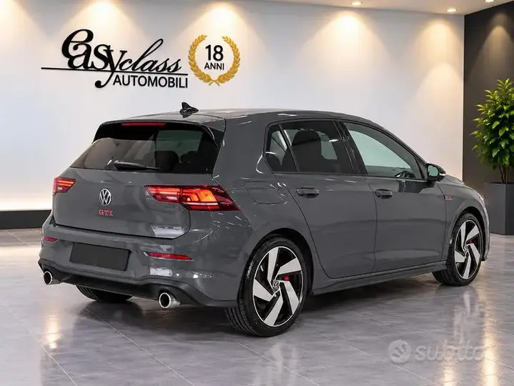 Volkswagen Golf 2025 photo 2