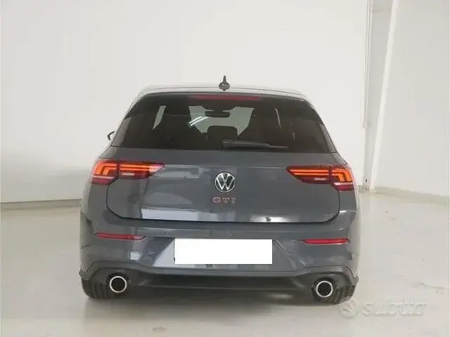 Volkswagen Golf 2025 photo 5