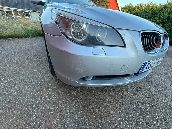 BMW 523I