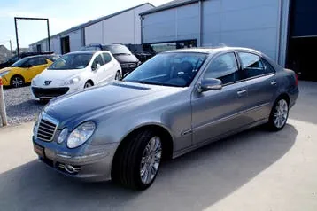 Mercedes-Benz E-Class 2009 photo 3
