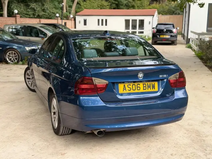 BMW 3 Series 2006 photo 2
