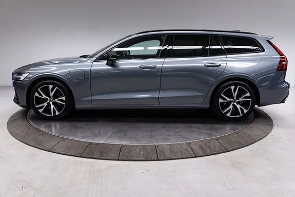 Volvo V60 2020 photo 2