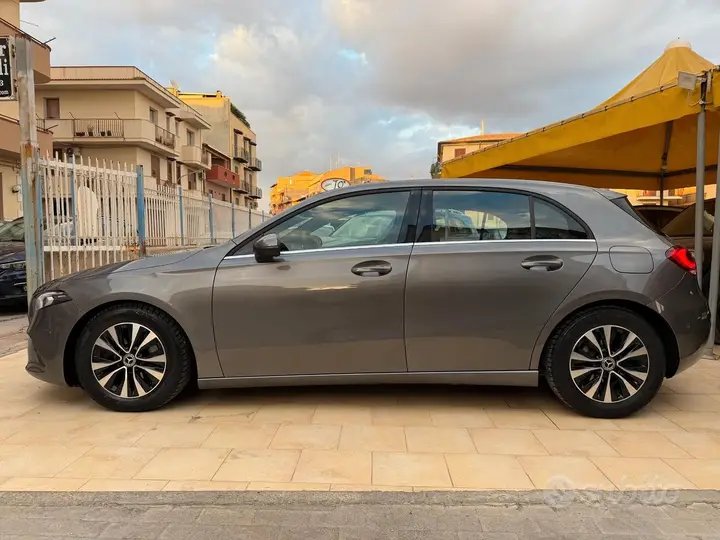 Mercedes-Benz A 180 2022 photo 3