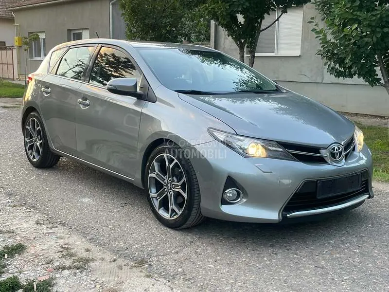 Toyota Auris 2013 photo 4