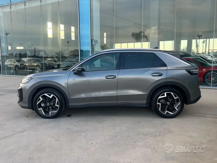 Volkswagen T-Roc 2026 photo 2