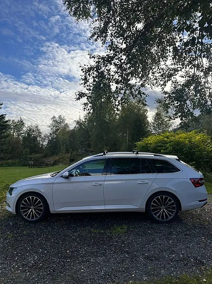 Skoda Superb 2016 photo 2