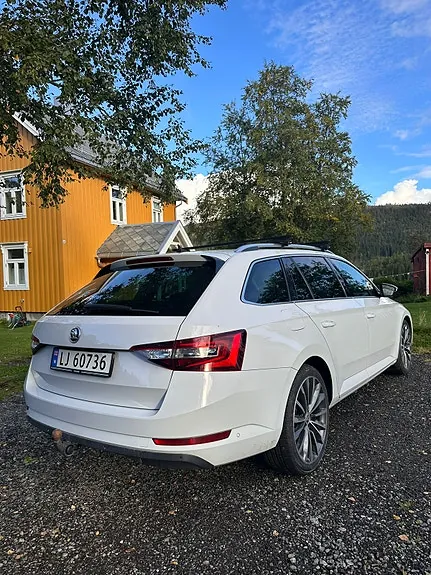 Skoda Superb 2016 photo 5