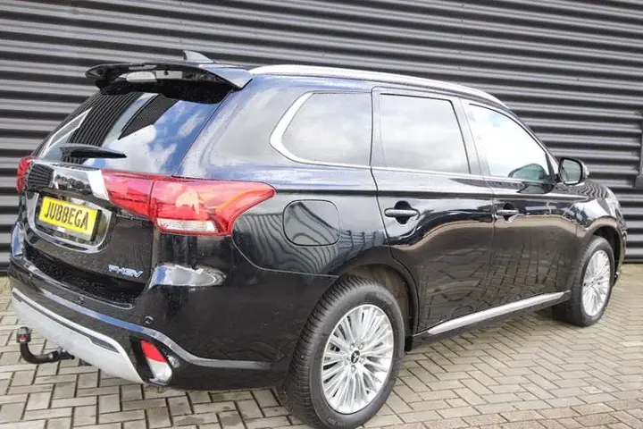 Mitsubishi Outlander 2019 photo 2