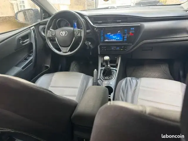 Toyota Auris 2015 photo 4