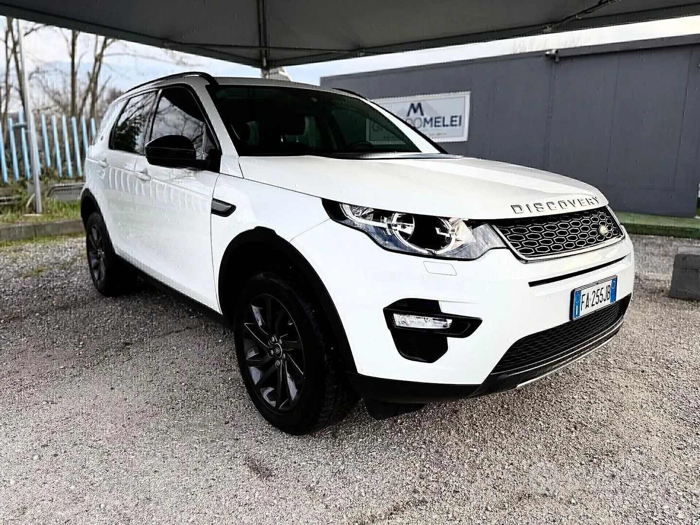 Land Rover Discovery Sport 2015 photo 2