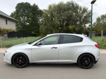 Alfa Romeo Giulietta 2019 photo 2