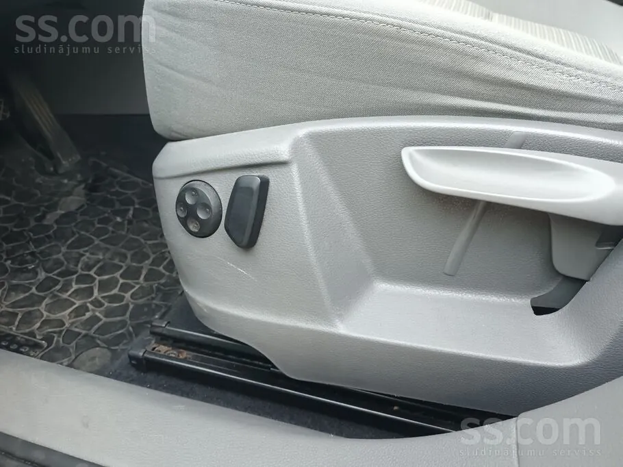 Seat Alhambra 2012 photo 4