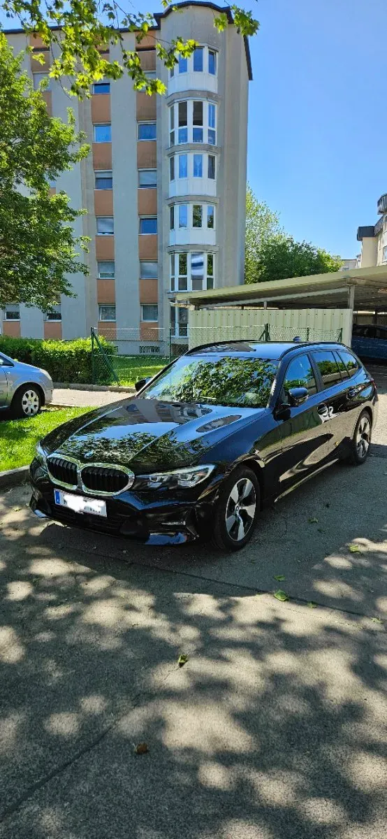 BMW 3 Series 2022 photo 2