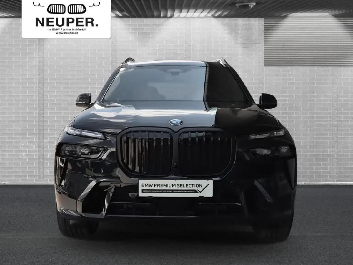 BMW X7 2026 photo 2