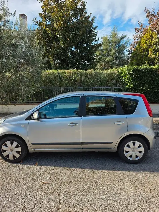 Nissan Note 2007 photo 2
