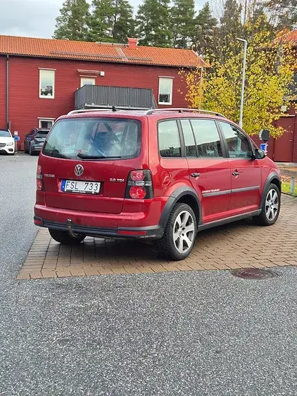Volkswagen Touran Cross 2010 photo 3