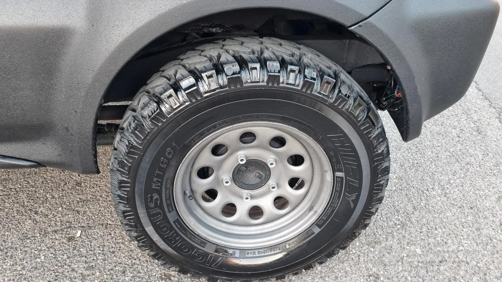 Suzuki Jimny 1998 photo 3