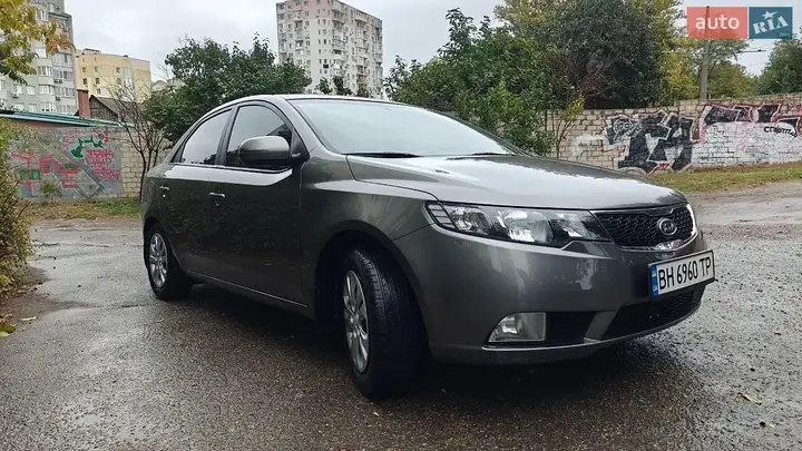 Kia Cerato 2011 photo 5