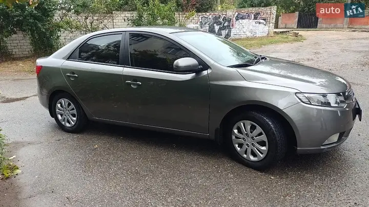Kia Cerato 2011 photo 3