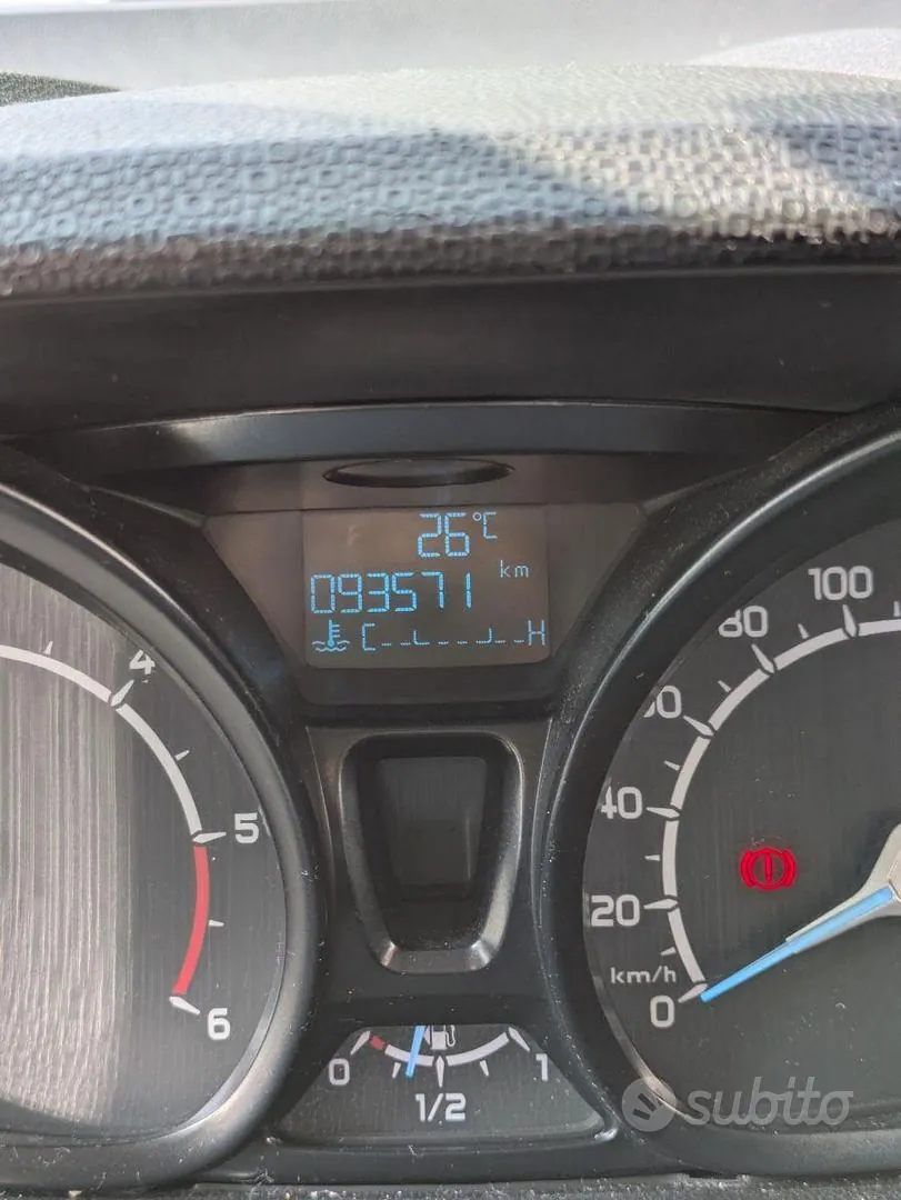 Ford Ecosport 2015 photo 4