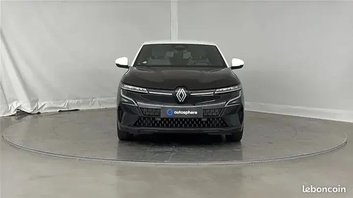 Renault Megane 2023 photo 2