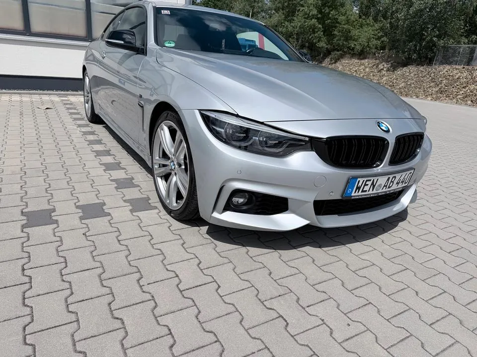 BMW 440I