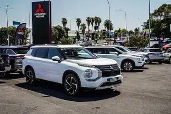 Mitsubishi Outlander 2024 photo 4