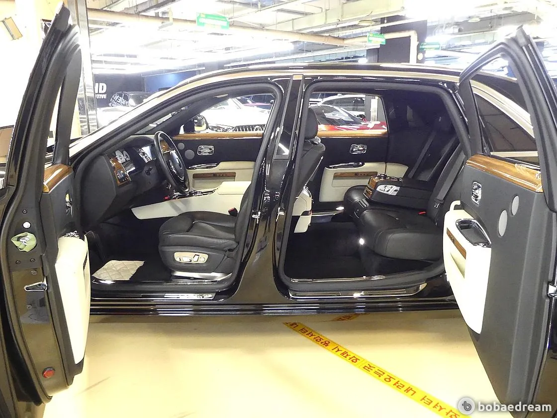 Rolls-Royce Ghost 2016 photo 4