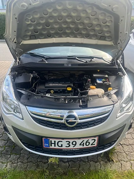 Opel Corsa 2011 photo 2