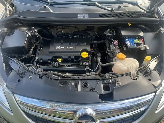 Opel Corsa 2011 photo 4