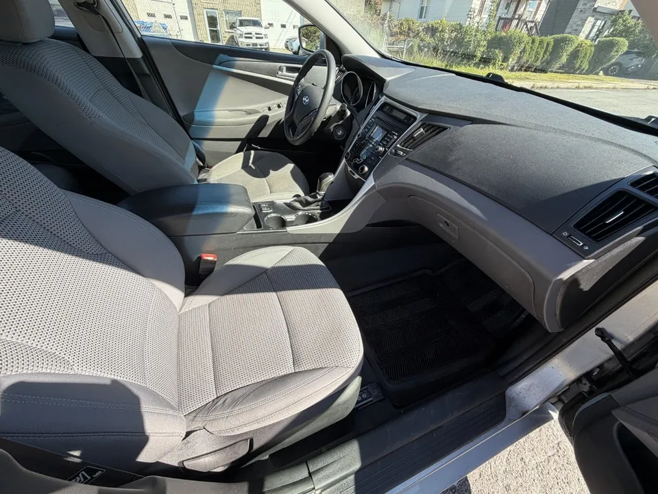 Hyundai Sonata 2011 photo 4
