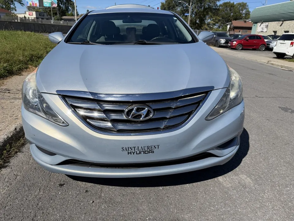 Hyundai Sonata 2011 photo 2