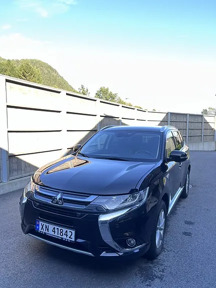 Mitsubishi Outlander 2016 photo 2