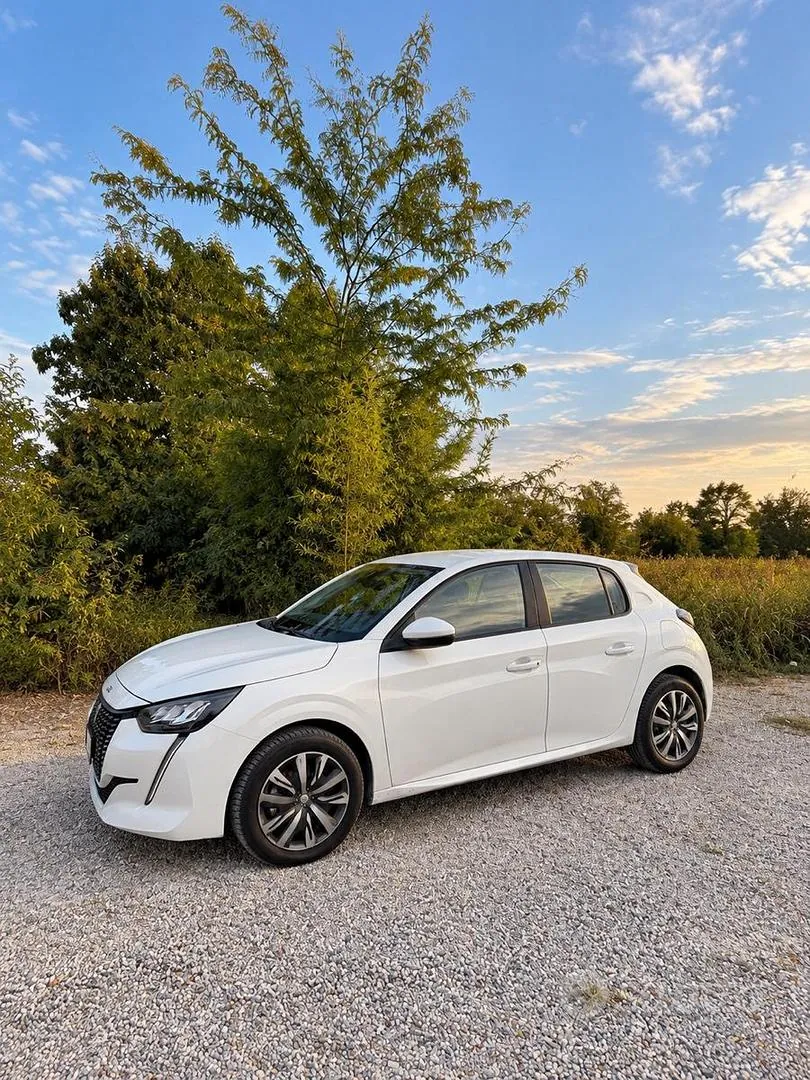 Peugeot 208 2020 photo 3