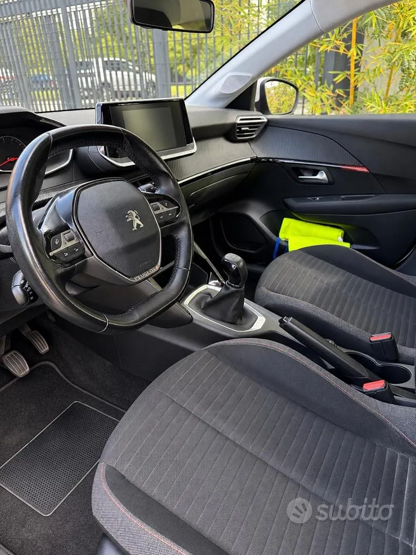 Peugeot 208 2020 photo 4