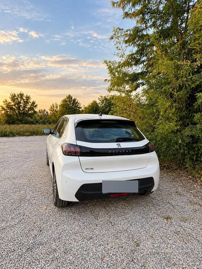 Peugeot 208 2020 photo 2