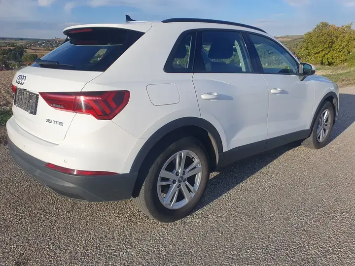 Audi Q3 2020 photo 2
