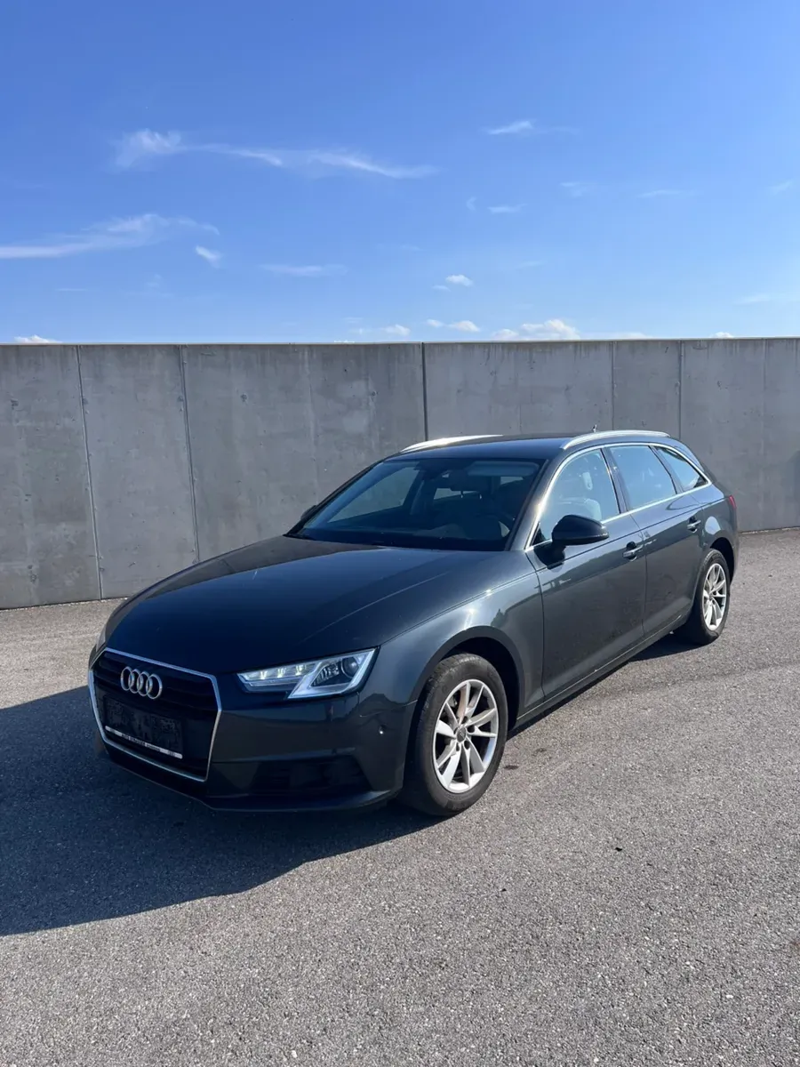 Audi A4 2016 photo 2