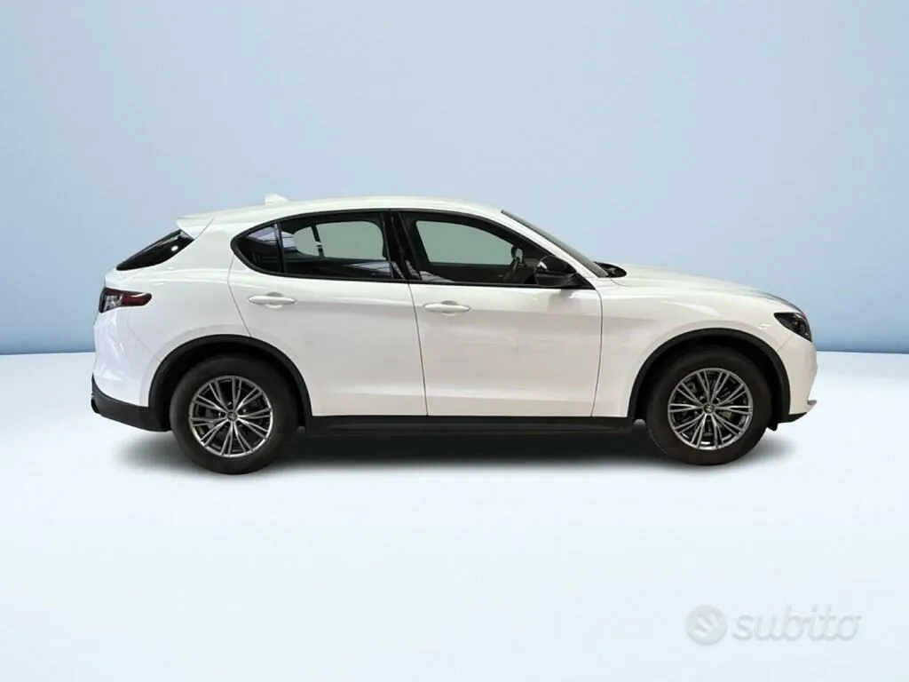 Alfa Romeo Stelvio 2024 photo 3