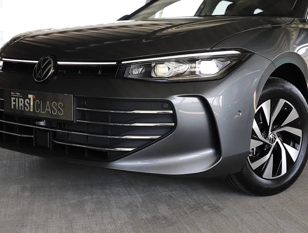 Volkswagen Passat 2025 photo 2
