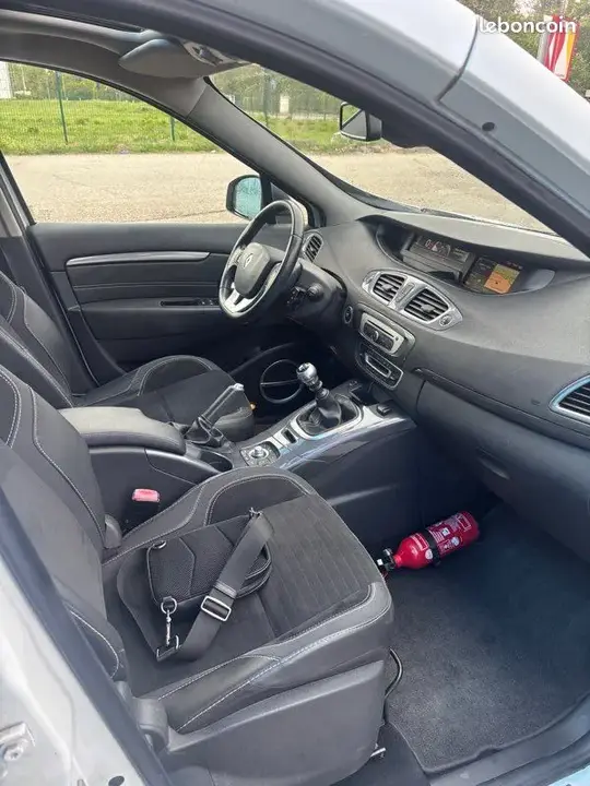 Renault Scenic 2015 photo 3