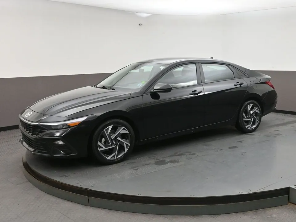 Hyundai Elantra 2025 photo 3
