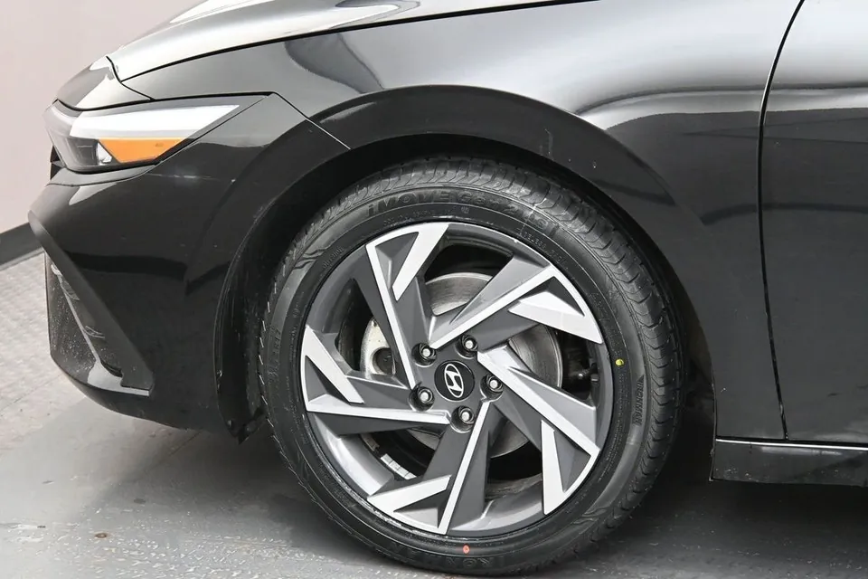 Hyundai Elantra 2025 photo 4