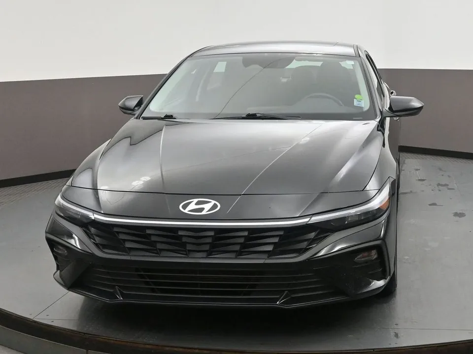 Hyundai Elantra 2025 photo 2