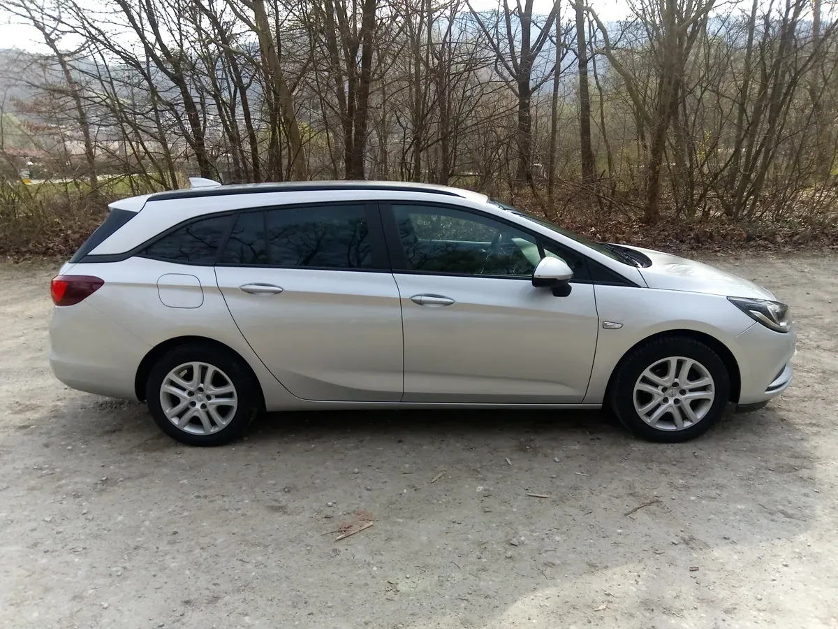 Opel Astra 2018 photo 2