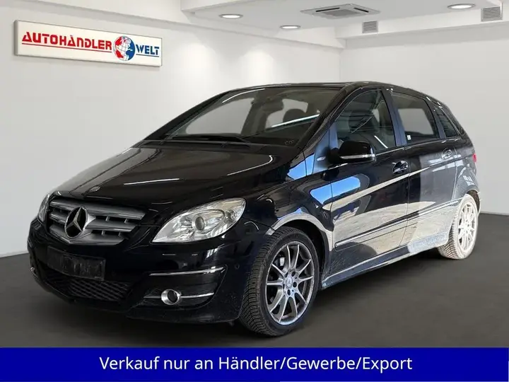 Mercedes-Benz B180