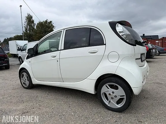 Mitsubishi I-Miev 2015 photo 5