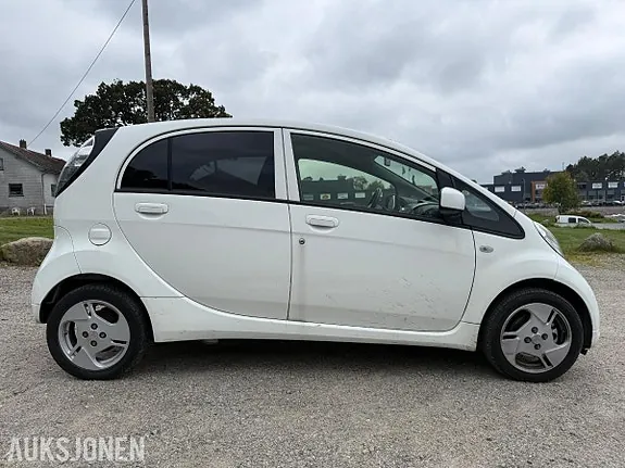 Mitsubishi I-Miev 2015 photo 4