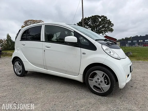 Mitsubishi I-Miev 2015 photo 2