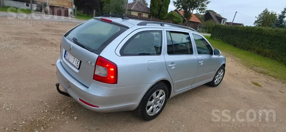 Skoda Octavia 2010 photo 5